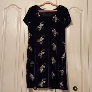 Ronni Nicole Blue Embroidered Velvet Mini Dress